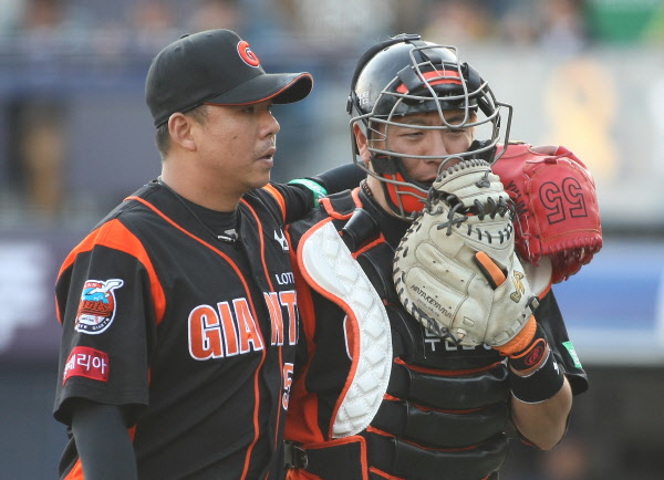 김사율과 강민호선수